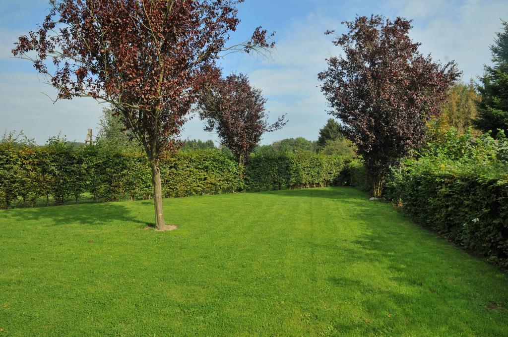 Villa Arbre Dressé Somme-Leuze Exterior foto